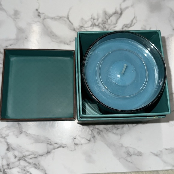 Chesapeake Bay Waterfall Mist Candle brand new in box - Picture 3 of 8